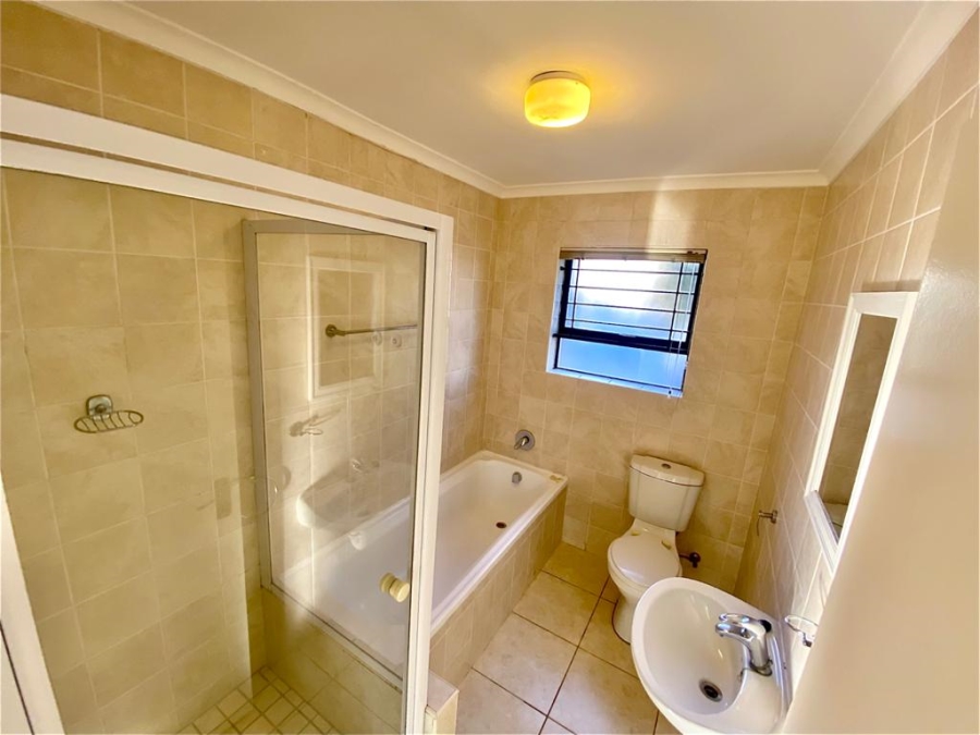2 Bedroom Property for Sale in Heritage Park Western Cape